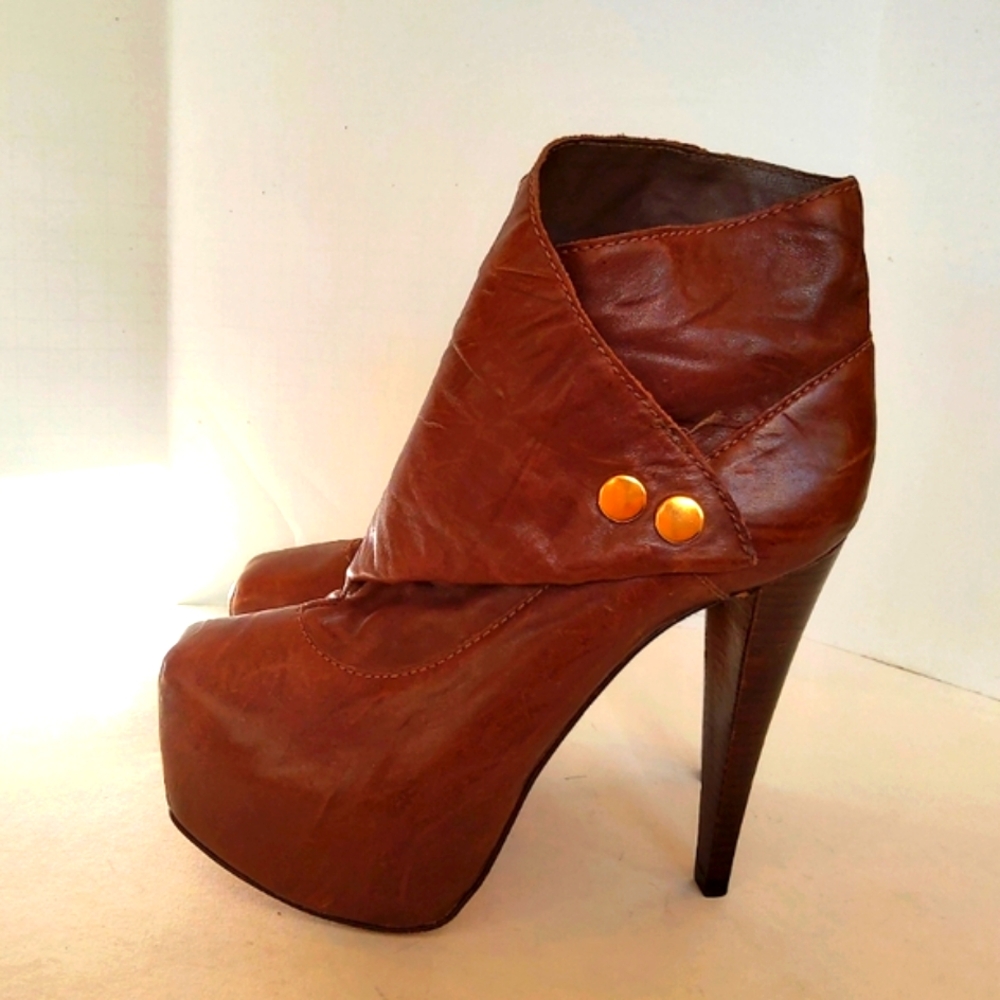 Alice and Olivia by Stacey Bendet brown boots - Picture 2 of 10